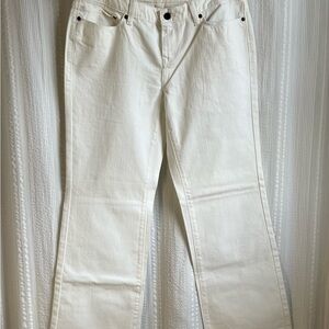 L.L. Bean Favorite Fit White Straight Leg‎